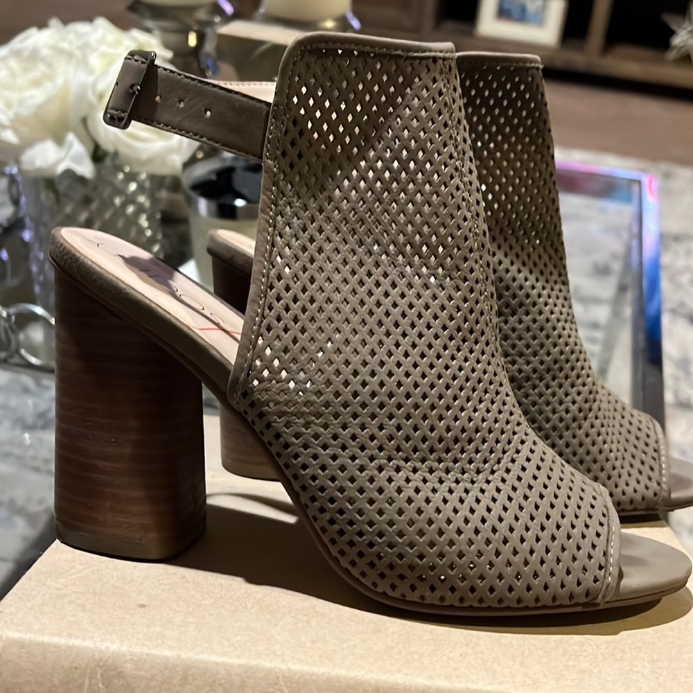 Sole Society Bombay Mushroom Open Toe Heal. Size 9.5